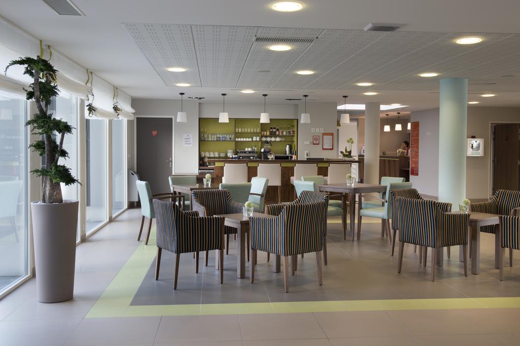 Aparthotel Domitys La Fleur De Lin Landerneau Esterno foto